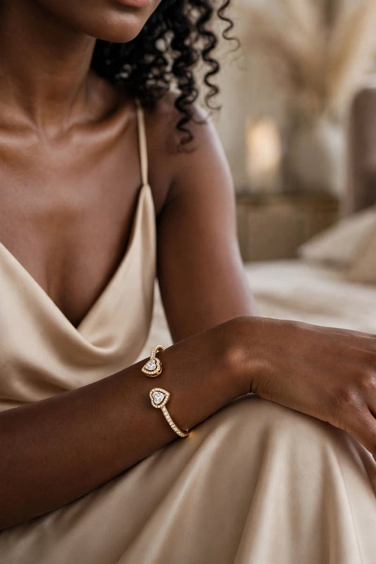 AMOUR HEART INLAY BANGLE